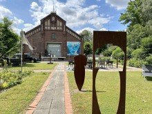 Ateliers - fast direkt gegen�ber, LORENZ-Angebot in �ckendorf/unweit WAT: Parklage. Helle, gut modernisierte 3 1/2-R.-Komfort-Wohnung.