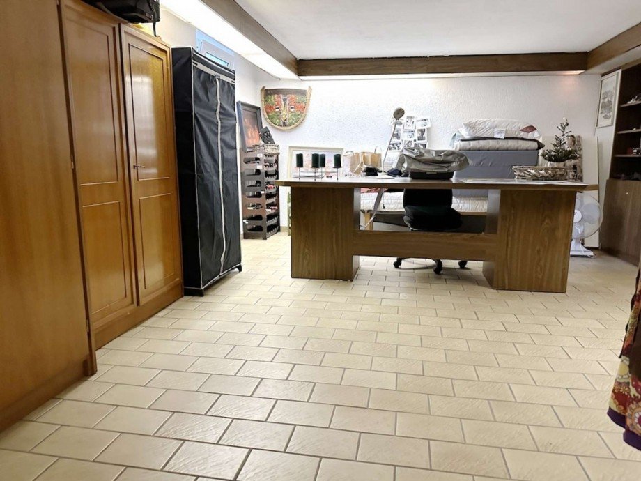 Z. B. als B�roraum Erdgeschosswohnung Bochum