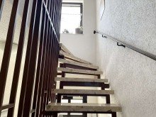 Zu den anderen Wohnungen LORENZ-Angebot in Bochum: Gepflegtes Mehrfam.-haus mit 4 WE + 6 Garagen + kl. Hinterhof-Werkstatt.