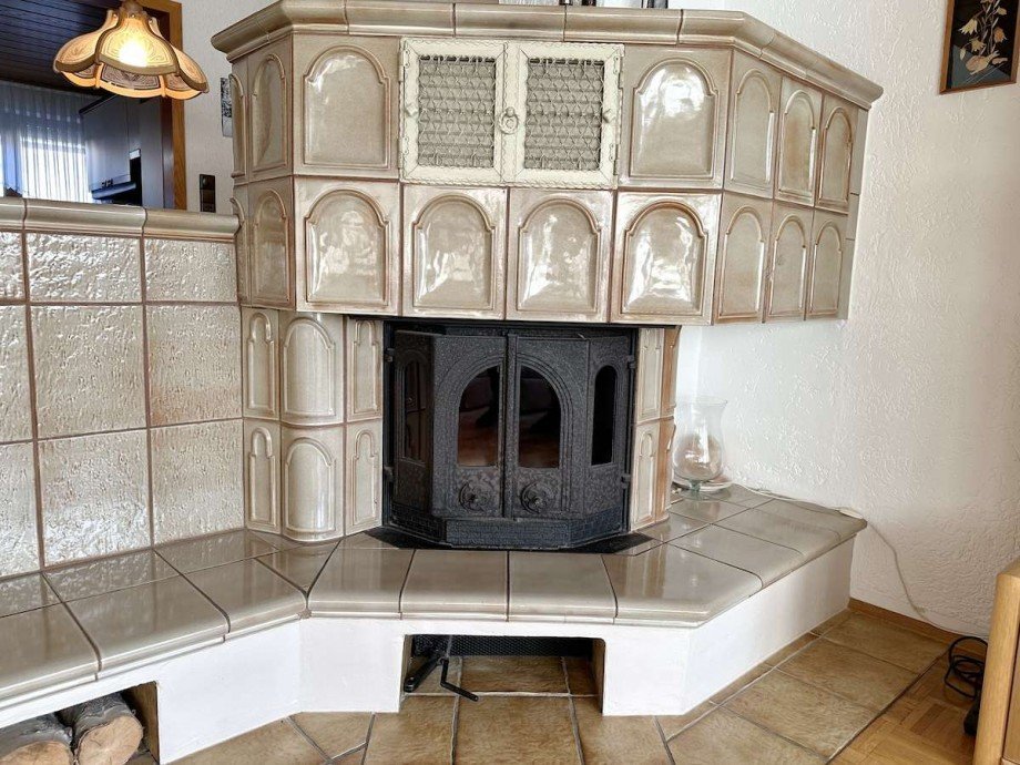 wohligem Kachelofen. Reihenmittelhaus Bochum