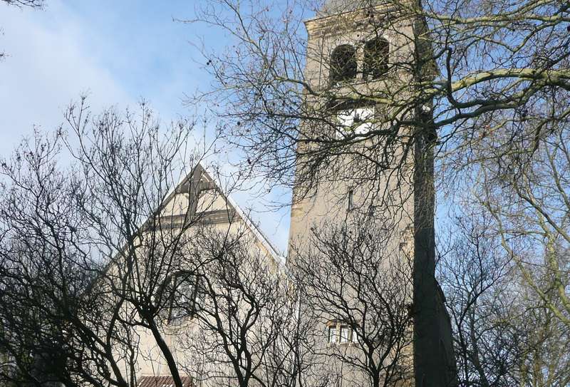 Vers�hnungskirche, Zweifamilienhaus Bochum