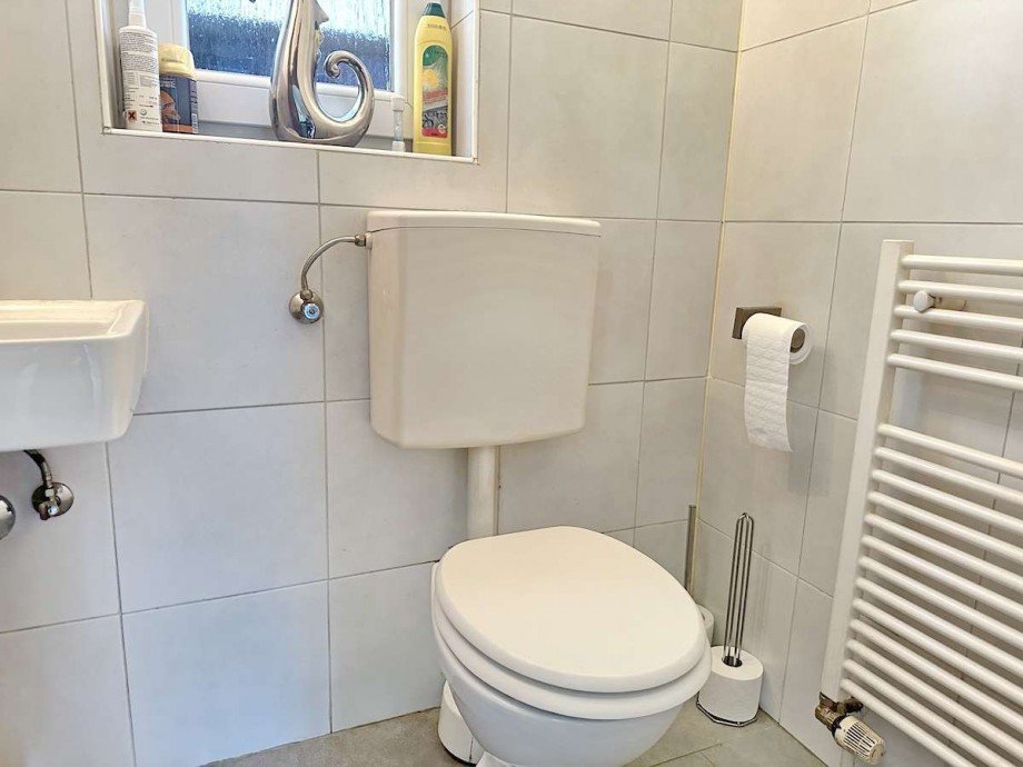 Separates G�ste-WC (Fenster). Mehrfamilienhaus Bochum-Wattenscheid