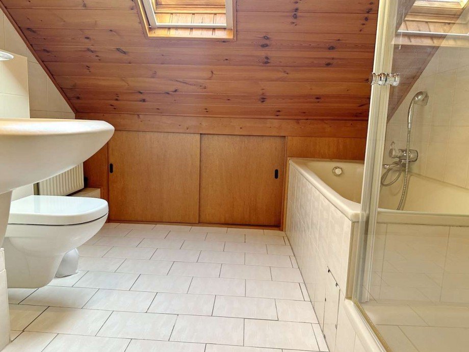 mit eigenem Badezimmer. Reihenmittelhaus Bochum