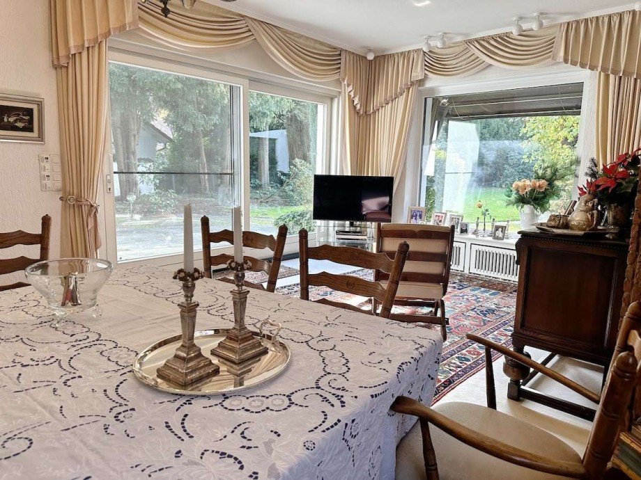 Sehr hell mit gutem Einfamilienhaus Bochum