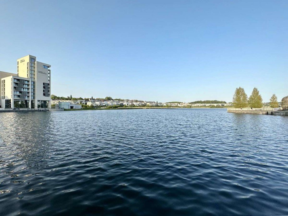 + Ph�nixsee. Mehrfamilienhaus Bochum-Wattenscheid