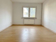 anschlie�endem Wohnzimmer. LORENZ-Angebot in BO-Hamme: Ideal f�r den Single o. Paar! Helle, gem�tliche 2,5-R.-W. -Sehr zentral!