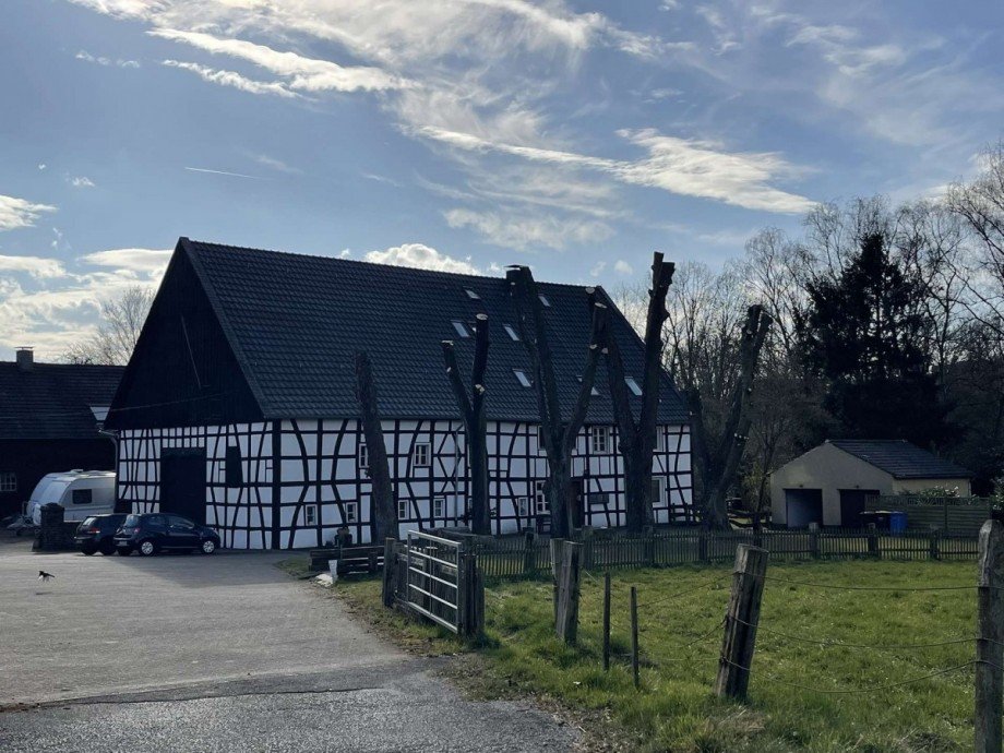 Das gibt es noch im Pott. Doppelhaush�lfte Essen
