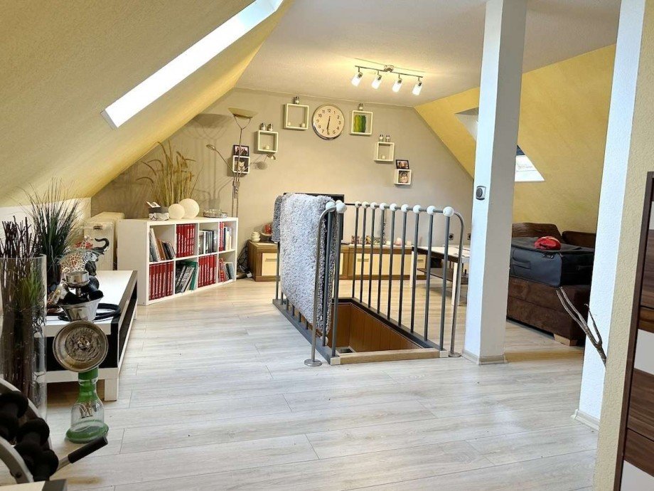 Spitzboden mit Mehrfamilienhaus Bochum