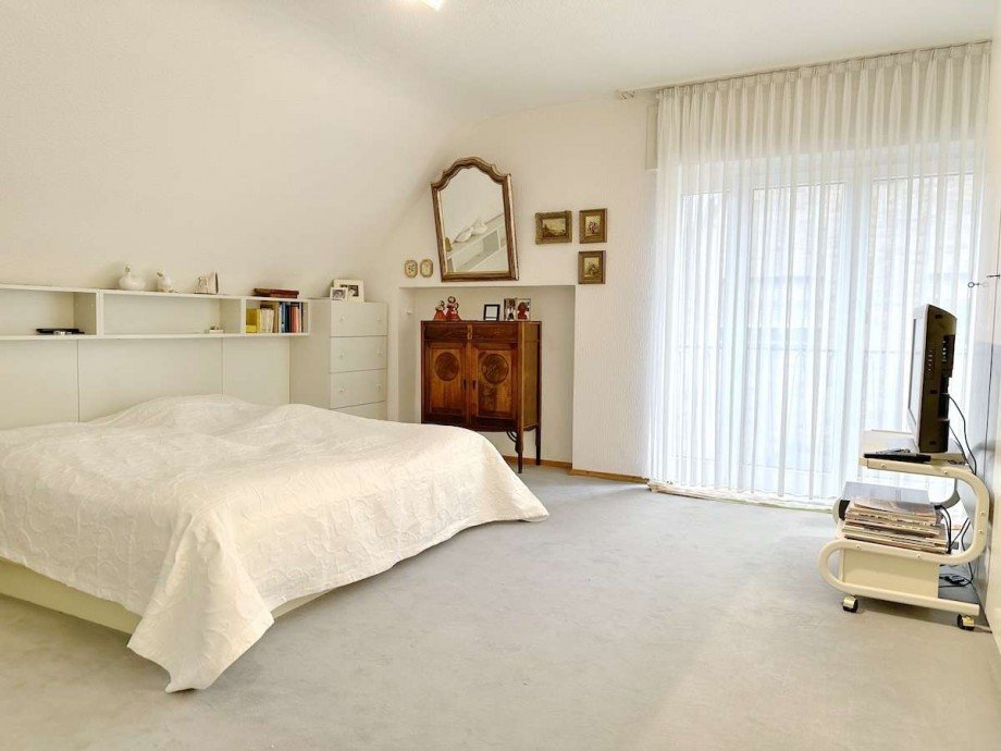 Gro�er Schlafraum mit Einfamilienhaus Bochum