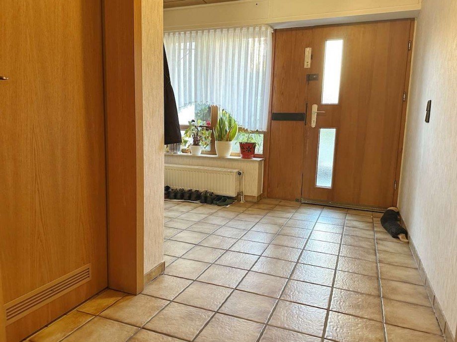 Die ger�umige Diele Reihenmittelhaus Bochum