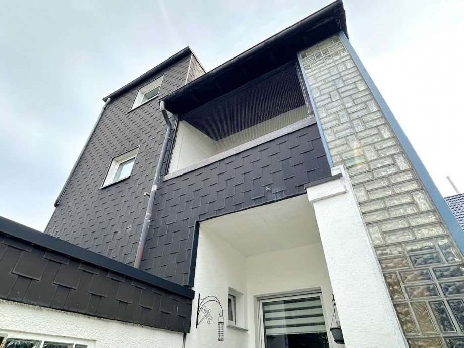 Loggia hier, Zweifamilienhaus Bochum