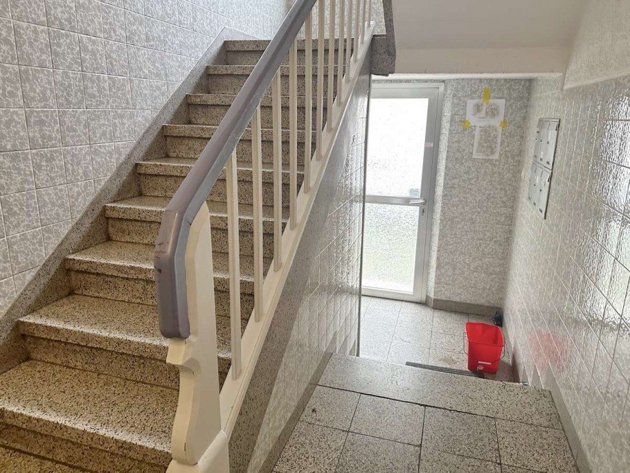 Gepflegtes Treppenhaus. Mehrfamilienhaus Bochum-Wattenscheid