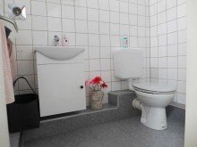 Sanit�rzelle 1 LORENZ-Angebot in Eppendorf:  Modernes Ladenlokal - derzeit geteilt.