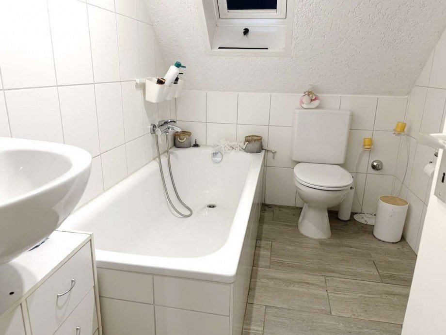 Wannenbad. Mehrfamilienhaus Bochum