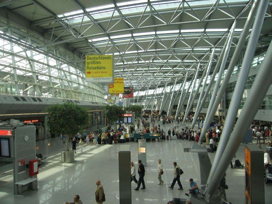 Flugh�fen in Zweifamilienhaus Bochum