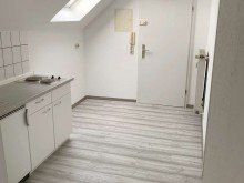 Apartement rechts 4: Diele, K�che LORENZ-Angebot in Bochum: Gepflegtes Mehrfam.-haus mit 4 WE + 6 Garagen + kl. Hinterhof-Werkstatt.
