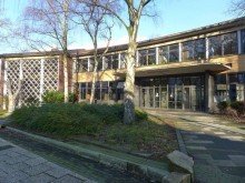 verschiedene Schultypen, LORENZ-Angebot in Hordel: Generationenhaus. Mit 2- o. 3-Wohnungen. Wird komplett frei. 987 m� Grd