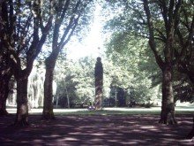 u. a. Kruppwald LORENZ-Angebot in Hordel: Generationenhaus. Mit 2- o. 3-Wohnungen. Wird komplett frei. 987 m� Grd