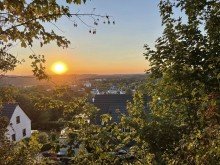 hier Blick vom Sch�tzenplatz LORENZ-Angebot in Hattingen: Ruhig + zentral. Solide, gepflegte, zukunftsorientierte 3-Fam.-DHH.