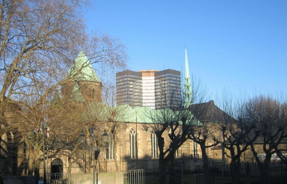 Dom + Rathaus-Center + Reihenmittelhaus Bochum
