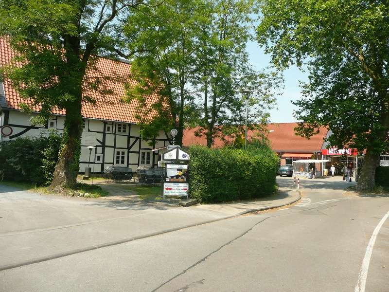 Restaurants + Gesch�ften. Reiheneckhaus Bochum