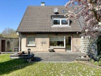 Bild (7444530f9a097c0ad36eb6117c714a0c): LORENZ-Angebot in Freisenbruch: Kinder-+familienfreundliche 1-Fam.-DHH. Ca. 104 m� Wfl., Grd. 450 m�