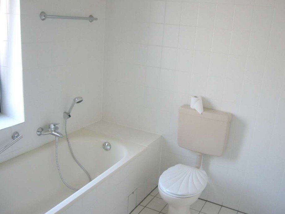 Bad mit Wanne + Dusche Mehrfamilienhaus Bochum