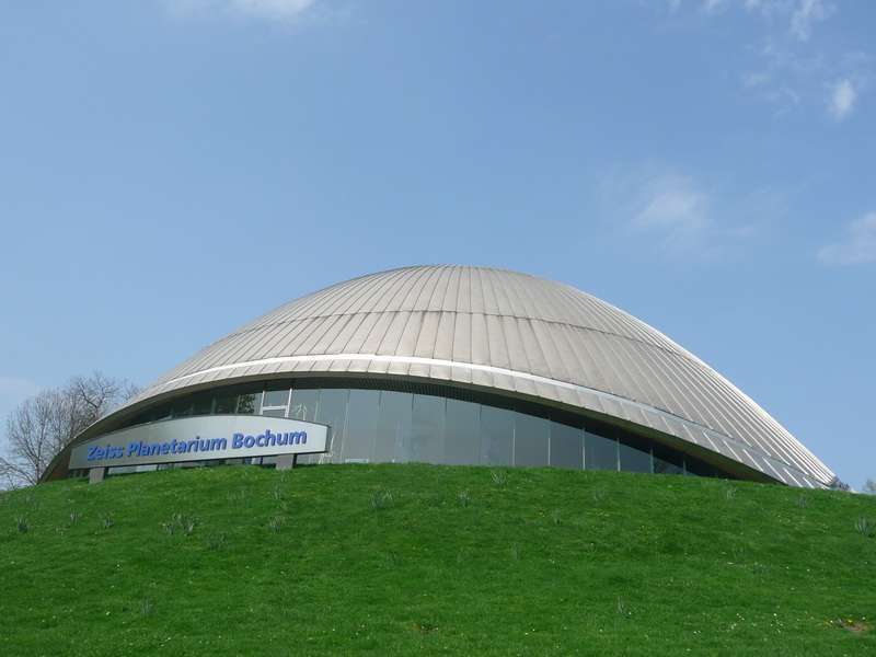 Planetarium, Mehrfamilienhaus Bochum