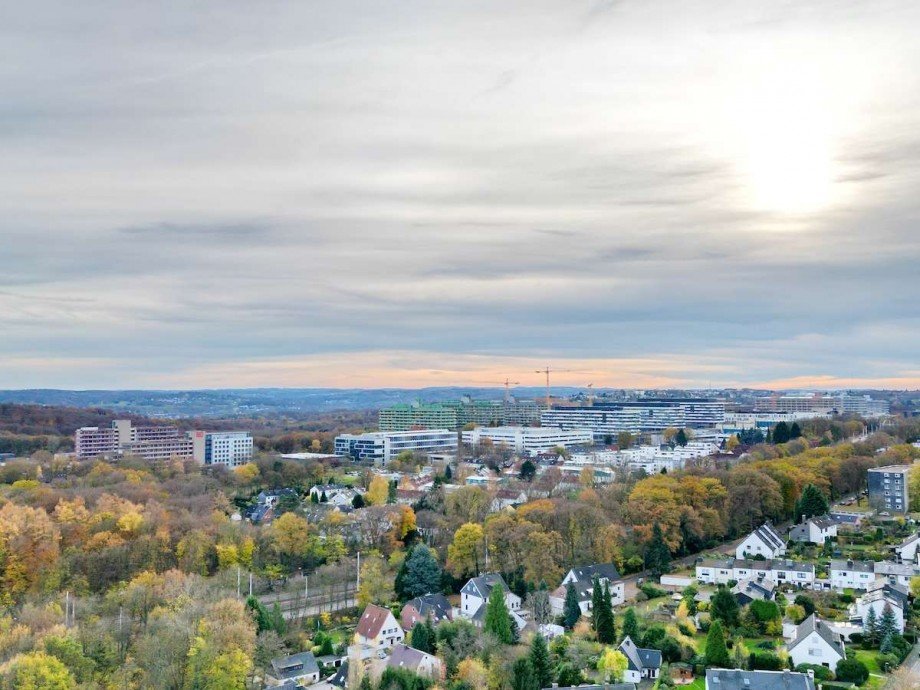 + Ruhr-Universit�t (4,5 km-Campus) Reihenmittelhaus Bochum