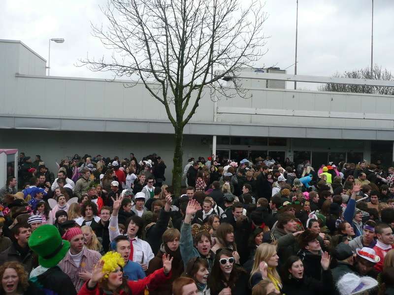Rosenmontag am Wattenscheider Hellweg + Zweifamilienhaus Bochum