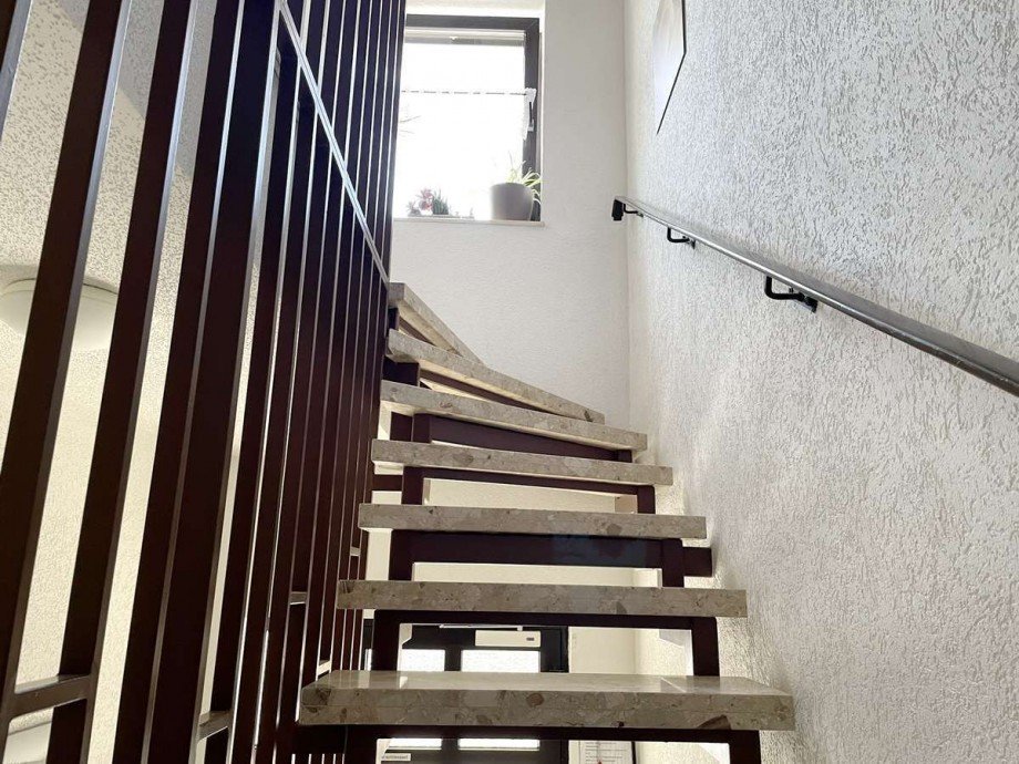 Zu den anderen Wohnungen Mehrfamilienhaus Bochum