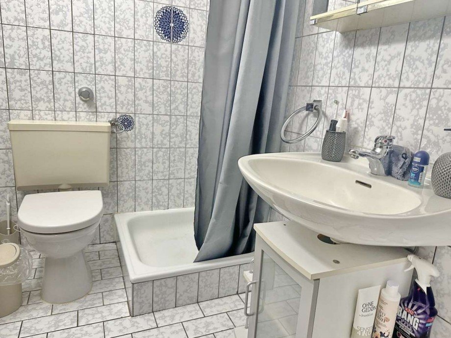 Beispiel Duschbad. Mehrfamilienhaus Bochum-Wattenscheid