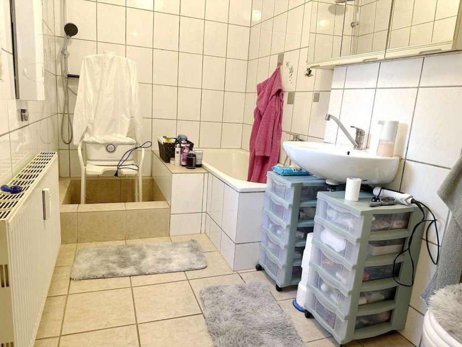 EG rechts: Bad Mehrfamilienhaus Bochum