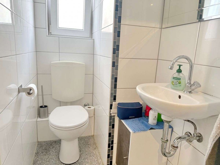 Separates G�ste WC mit Fenster. Maisonettewohnung Bochum-Wattenscheid