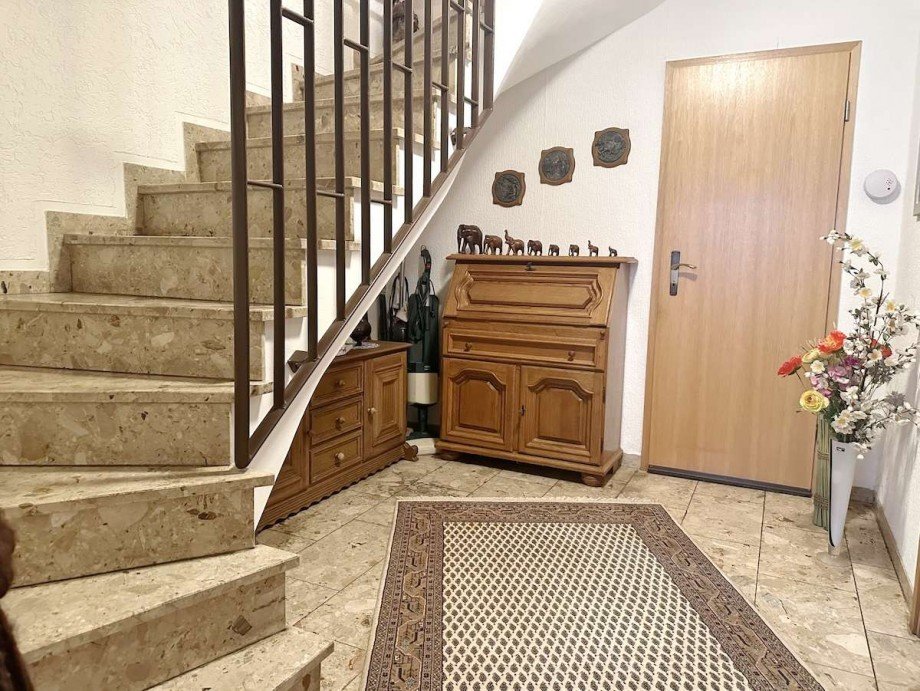 Gro�z�gige Diele im ausgebauten KG, Reiheneckhaus Bochum