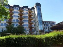 Krankenh�user LORENZ-Angebot in Linden: Solides 3-Fam.-REH auch zur Anlage! EG-Maisonette sowie DG-Wohnung frei.
