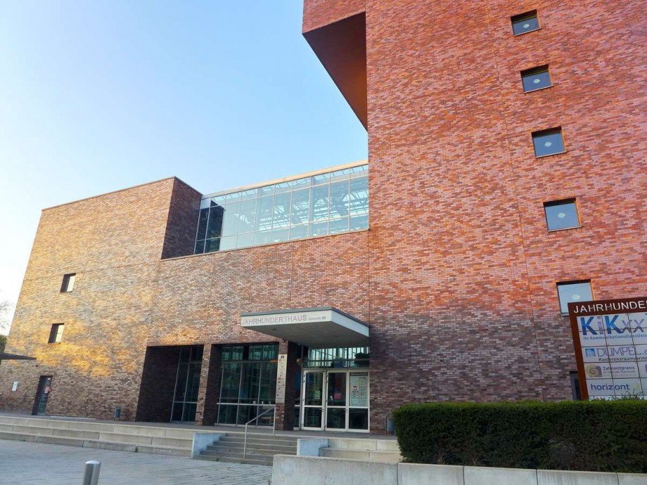 + Jahrhunderthaus. Reiheneckhaus Bochum