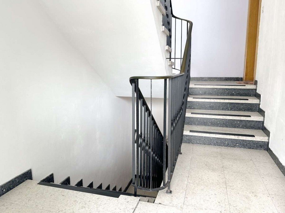 Gepflegtes Treppenhaus. Mehrfamilienhaus Bochum