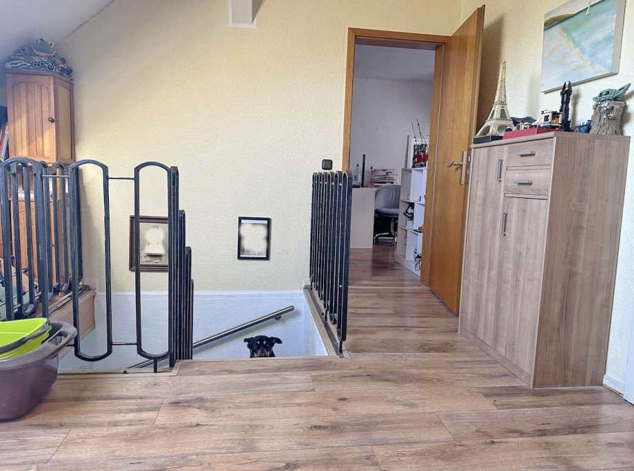 und helle Diele. Mehrfamilienhaus Bochum-Wattenscheid