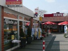 in Weitmar LORENZ-Angebot in Linden: Solides 3-Fam.-REH auch zur Anlage! EG-Maisonette sowie DG-Wohnung frei.
