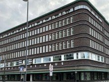 + Hans-Sachs-Haus LORENZ-Angebot in �ckendorf/unweit WAT: Parklage. Helle, gut modernisierte 3 1/2-R.-Komfort-Wohnung.