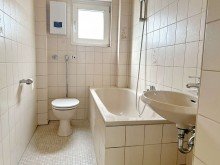 Das helle Wannenbad LORENZ-Angebot in BO-Hamme: Ideal f�r den Single o. Paar! Helle, gem�tliche 2,5-R.-W. -Sehr zentral!