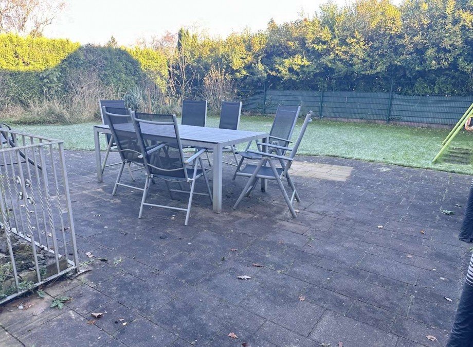Gro�e Terrasse und Mehrfamilienhaus Bochum-Wattenscheid