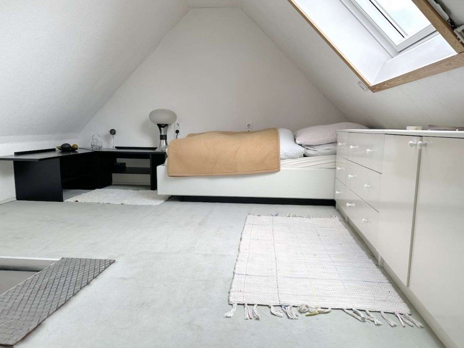 Plus ca. 40 m� in 2 Spitzb�den (�ber Einschubtreppe). Einfamilienhaus Bochum