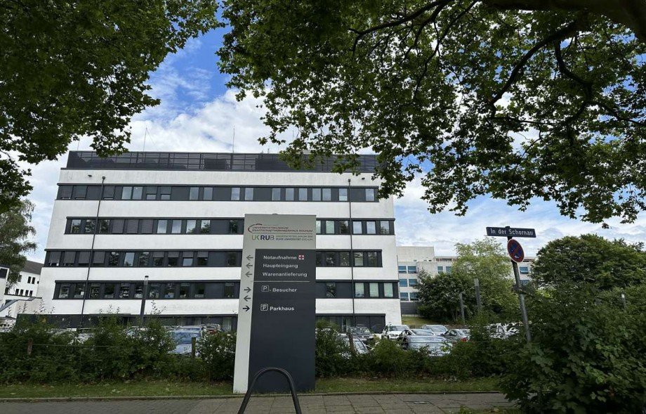 �rzte + Knappschaft Kliniken (UK RUB), Reihenmittelhaus Bochum