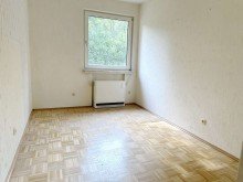 Das Kinder- oder Arbeitszimmer. LORENZ-Angebot in �ckendorf/unweit WAT: Parklage. Helle, gut modernisierte 3 1/2-R.-Komfort-Wohnung.