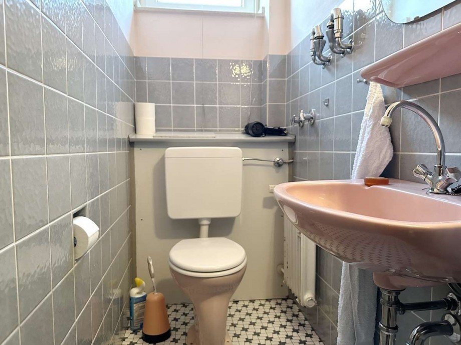 WC separat - auch mit Fenster. Einfamilienhaus Bochum