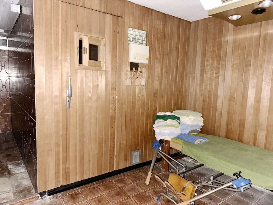 Plus Saunabereich + Einfamilienhaus Bochum