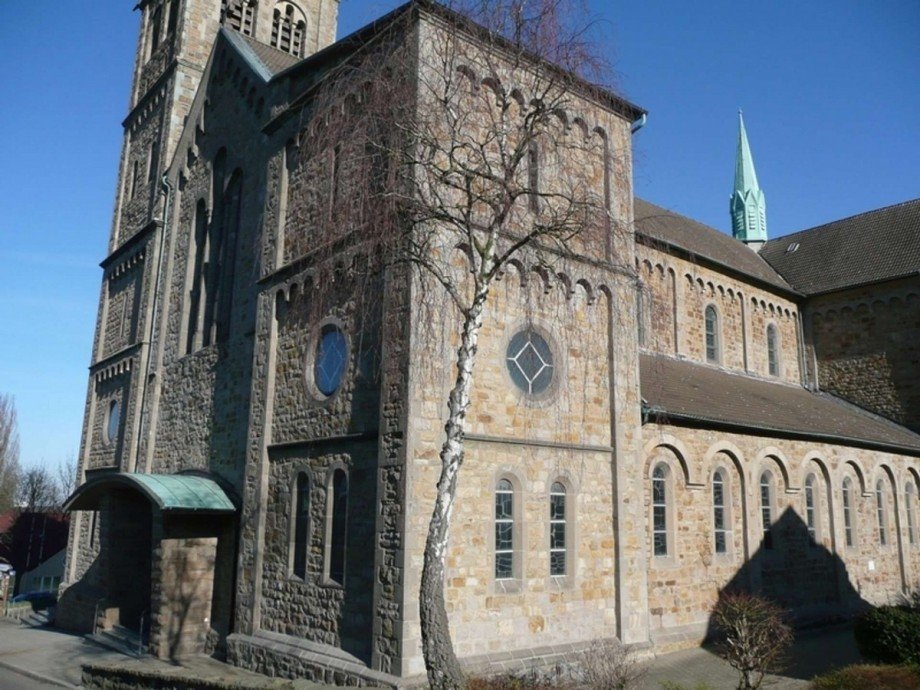 + Herz-Jesu-Kirche Dachgeschosswohnung Essen