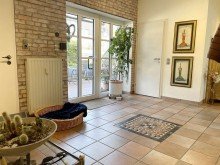 in der gr��eren, hellen LORENZ-Angebot in Bochum: Gepflegtes Mehrfam.-haus mit 4 WE + 6 Garagen + kl. Hinterhof-Werkstatt.